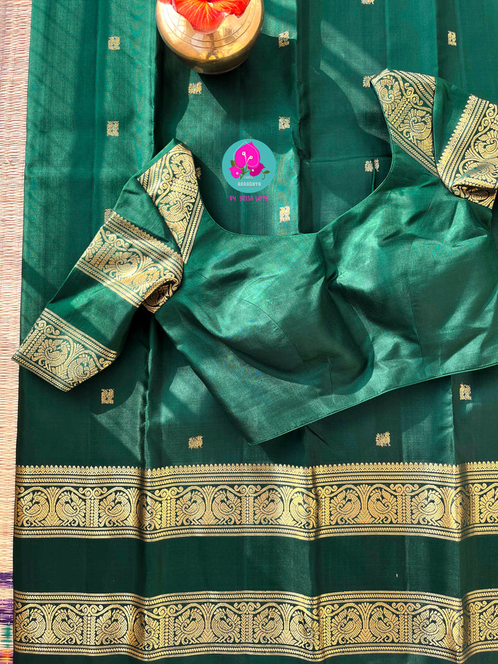 Kanchipuram 2g zari Emerald green vintage saree with gap border and blouse
