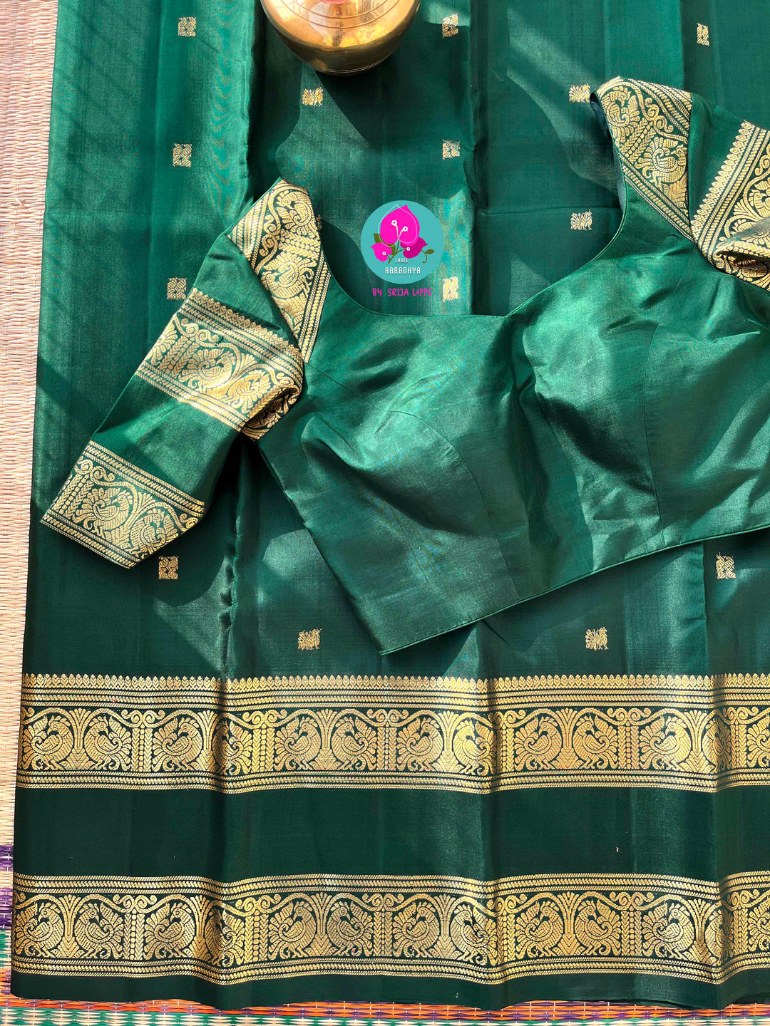 Kanchipuram 2g zari Emerald green vintage saree with gap border and blouse