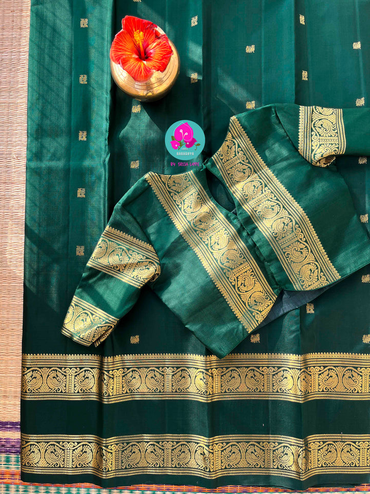 Kanchipuram 2g zari Emerald green vintage saree with gap border and blouse