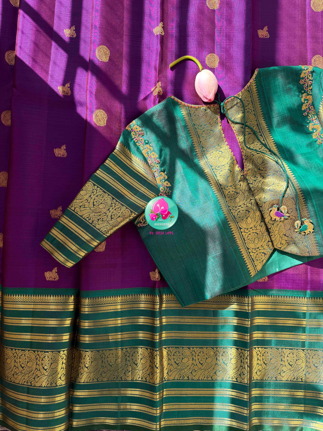 Vintage Regal Splendor: Purplish-Magenta Pure Kanjeevaram Silk Saree with Teal Green Border & Hand-Embroidered Maggam Blouse