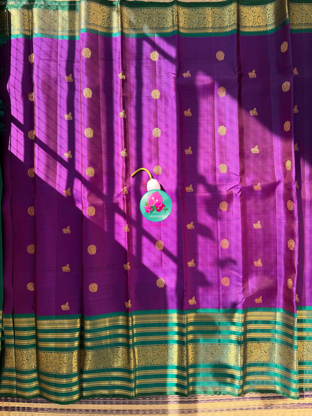 Vintage Regal Splendor: Purplish-Magenta Pure Kanjeevaram Silk Saree with Teal Green Border & Hand-Embroidered Maggam Blouse