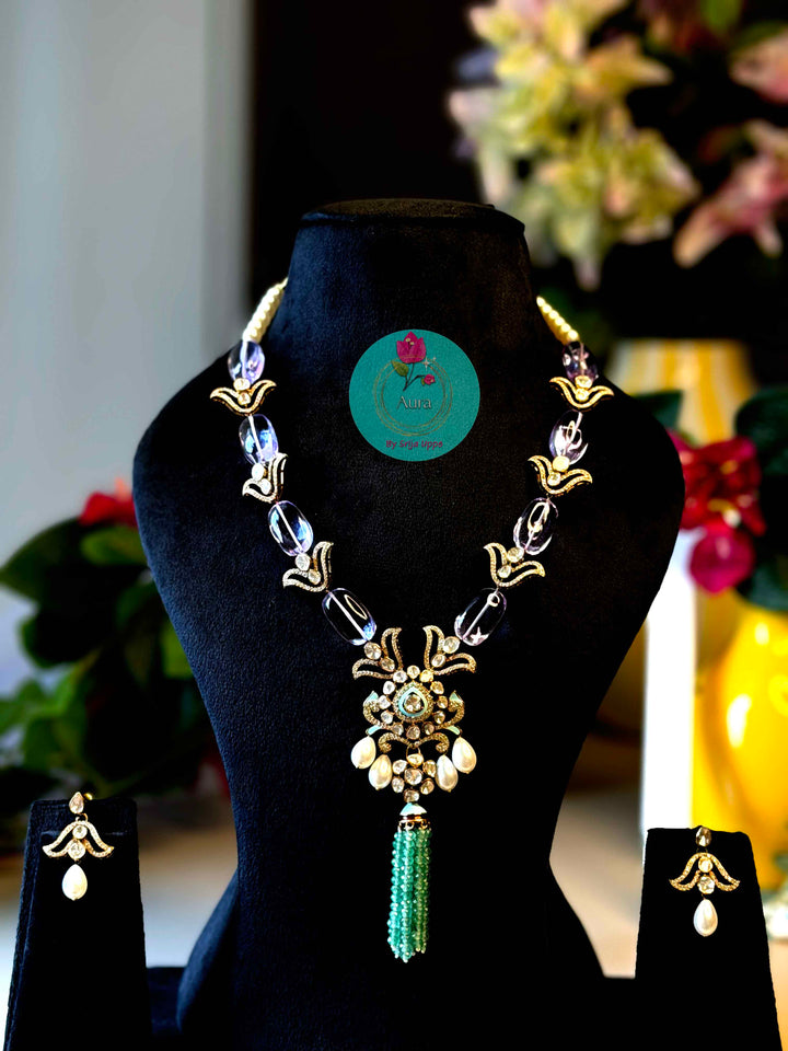 The Victorian Lavender Reverie 92.5 Silver Neck Set