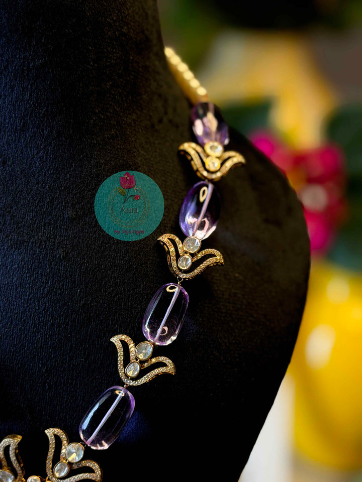 The Victorian Lavender Reverie 92.5 Silver Neck Set
