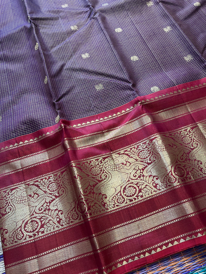 Vintage Kanchipattu 2g zari traditional border - brown saree with red border