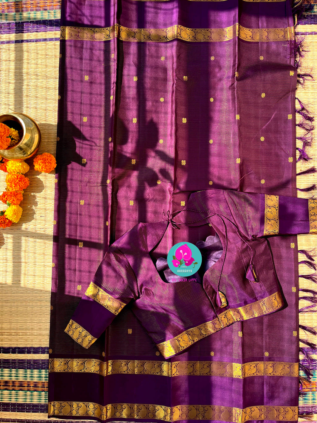 Vaira oosi pure Kanchipattu gap border with peacock motifs in purple paired with blouse