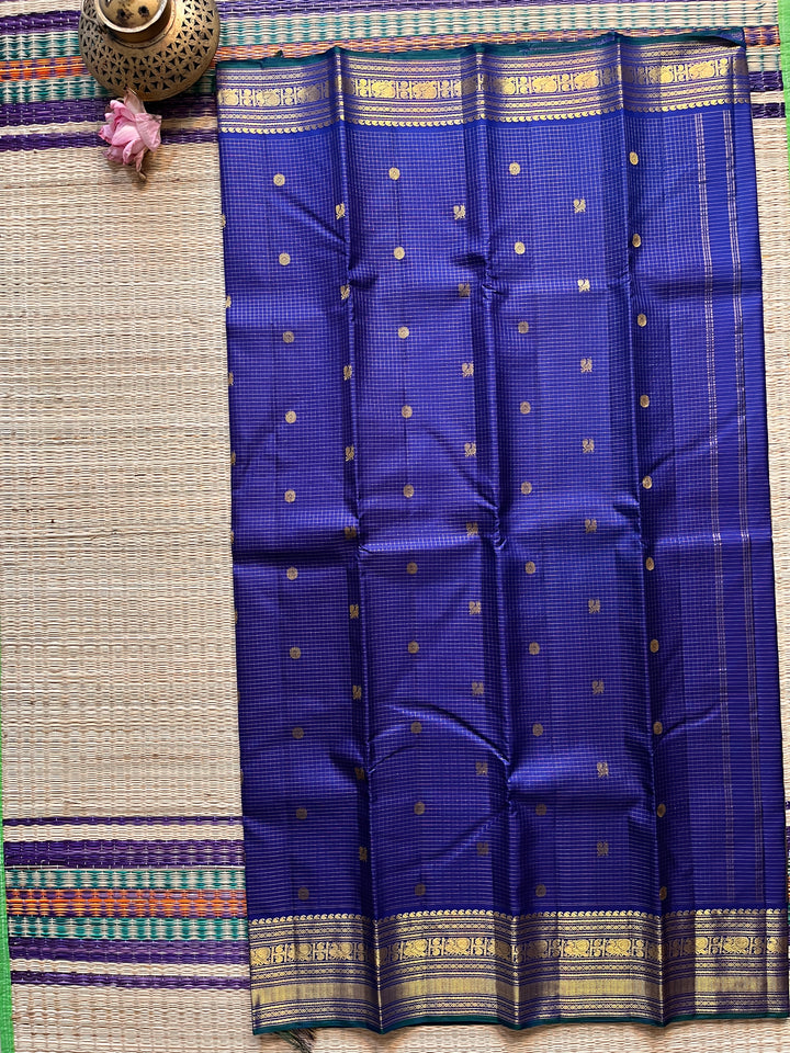 2g zari Vaira Oosi check butta in beautiful shade of blue