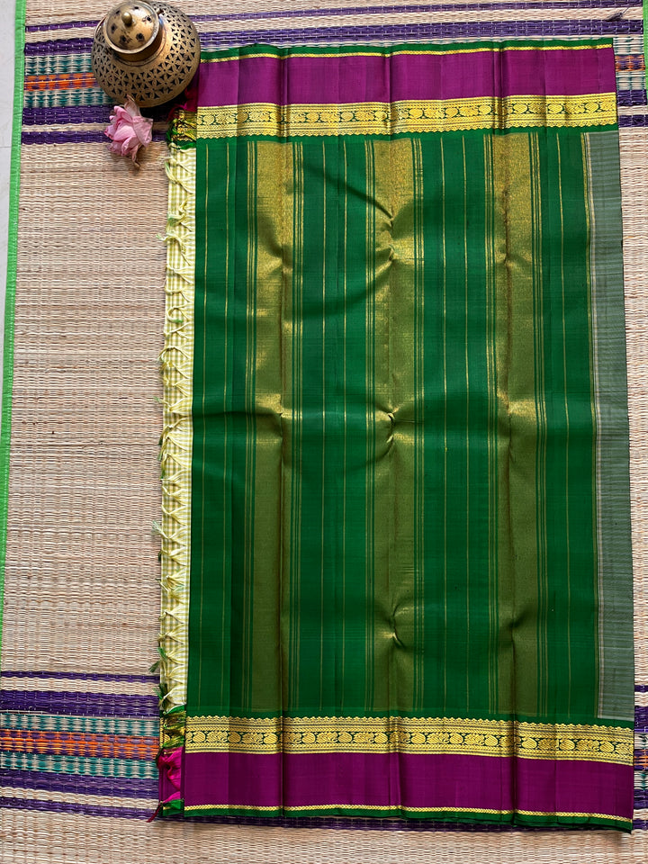 Kanchipattu Old School madras checks saree in 2g pure zari gap border