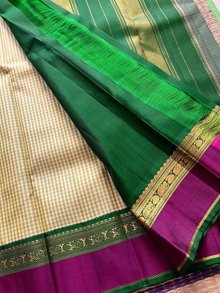 Kanchipattu Old School madras checks saree in 2g pure zari gap border