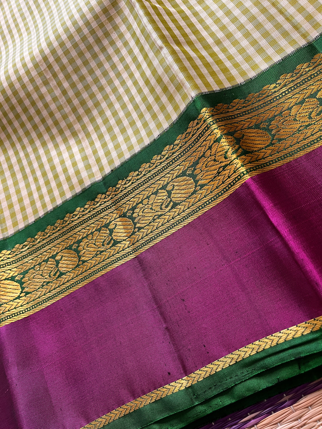 Kanchipattu Old School madras checks saree in 2g pure zari gap border