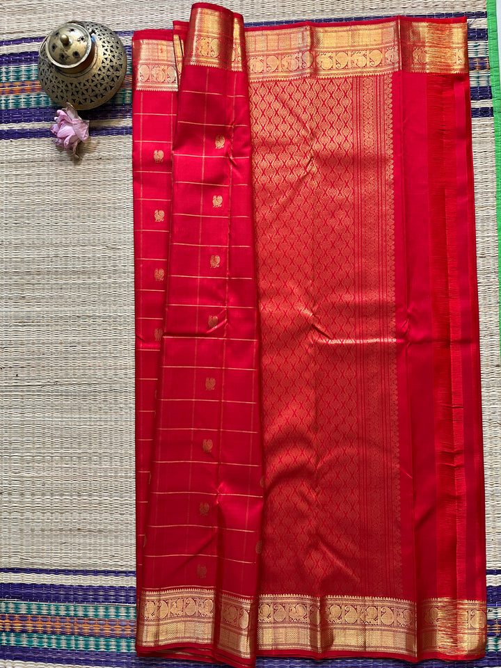 Bold Red 2g Zari Kanjeevaram saree in traditional border