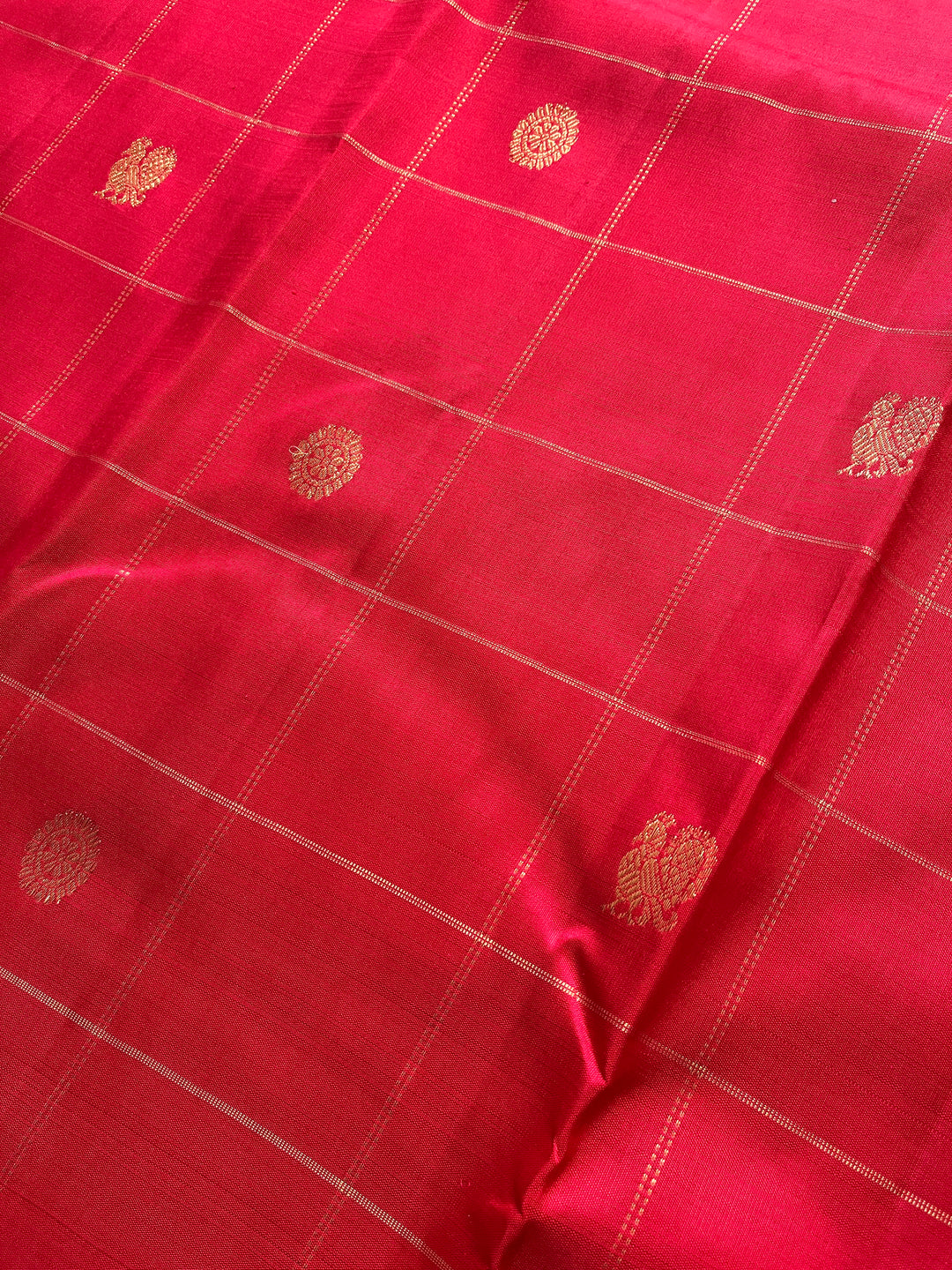 Bold Red 2g Zari Kanjeevaram saree in traditional border
