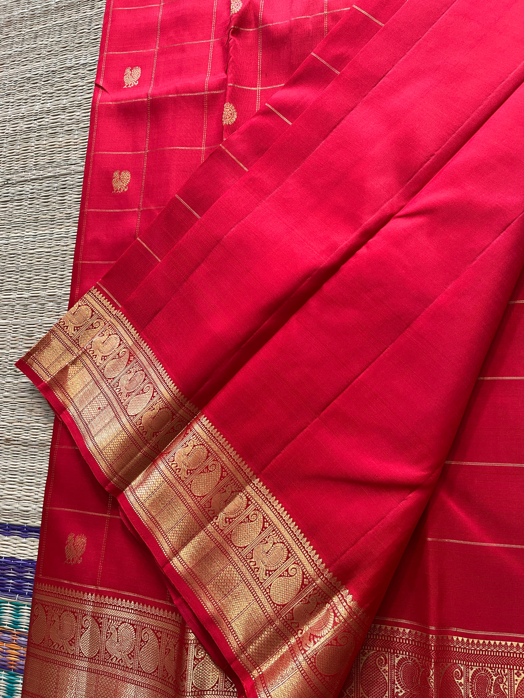 Bold Red 2g Zari Kanjeevaram saree in traditional border