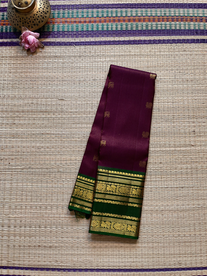 3g Zari Kanchipattu saree looks grandier yet classy look for your special days