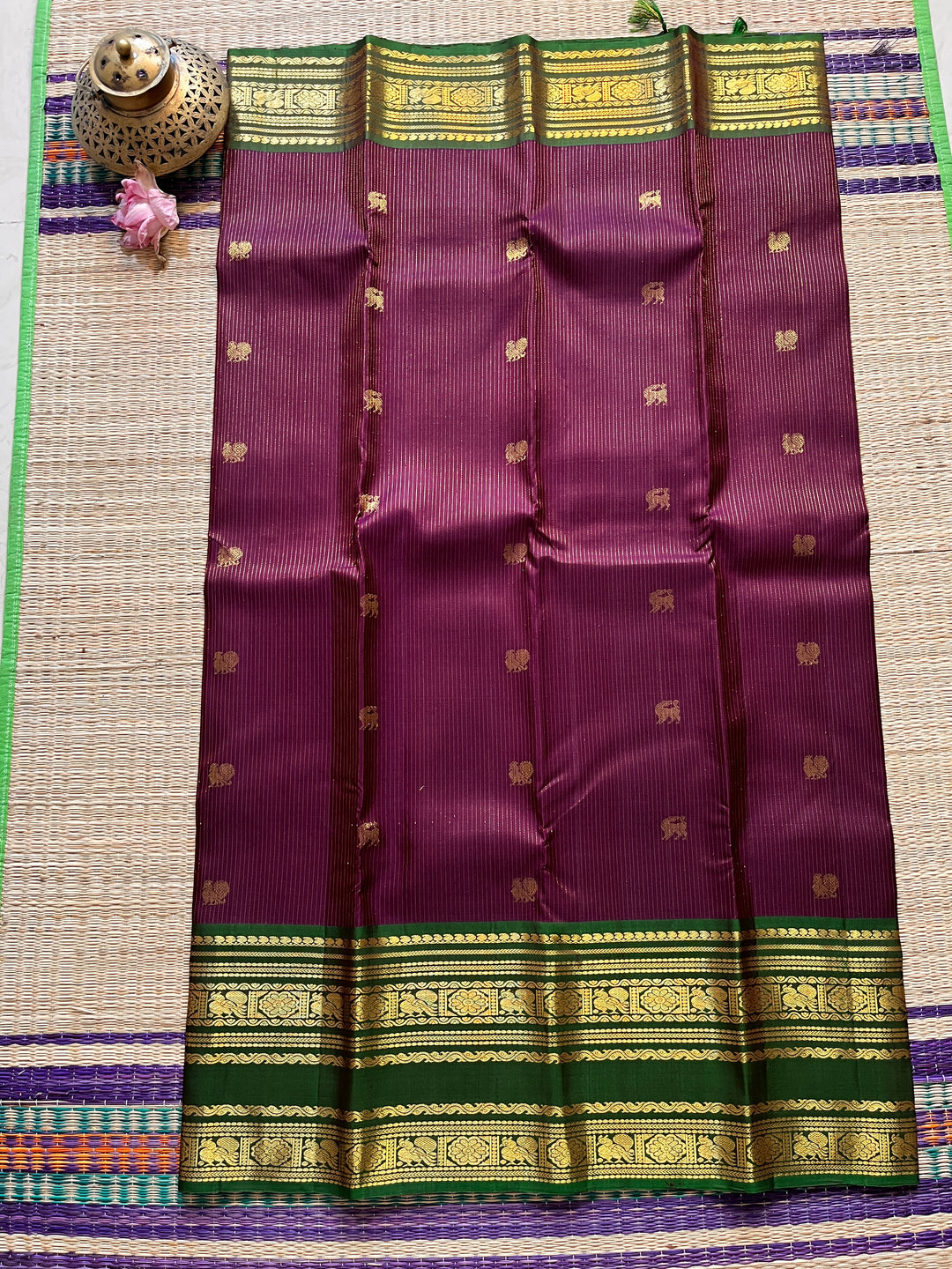 3g Zari Kanchipattu saree looks grandier yet classy look for your special days