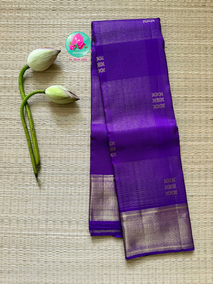 Royal Amethyst: Vintage Purple Vaira Oosi Kanchipattu Saree with Traditional Gilded Border