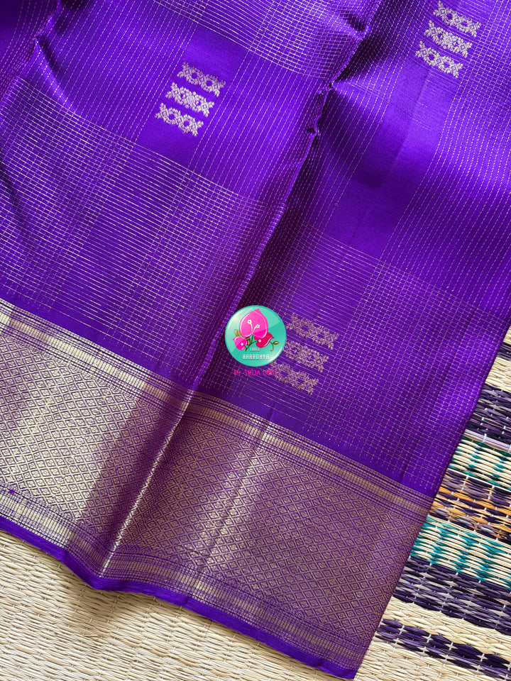 Royal Amethyst: Vintage Purple Vaira Oosi Kanchipattu Saree with Traditional Gilded Border
