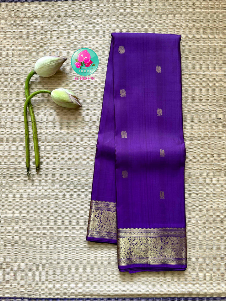 Royal Amethyst: Pure Purple Kanchipattu Handloom Saree with Traditional Gilded Border