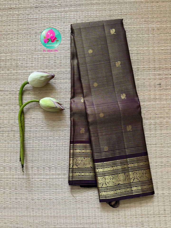 The Mahogany Glimmer: Deep Brown 2G Vaira Oosi Kanchipattu Saree with Traditional Gilded Border