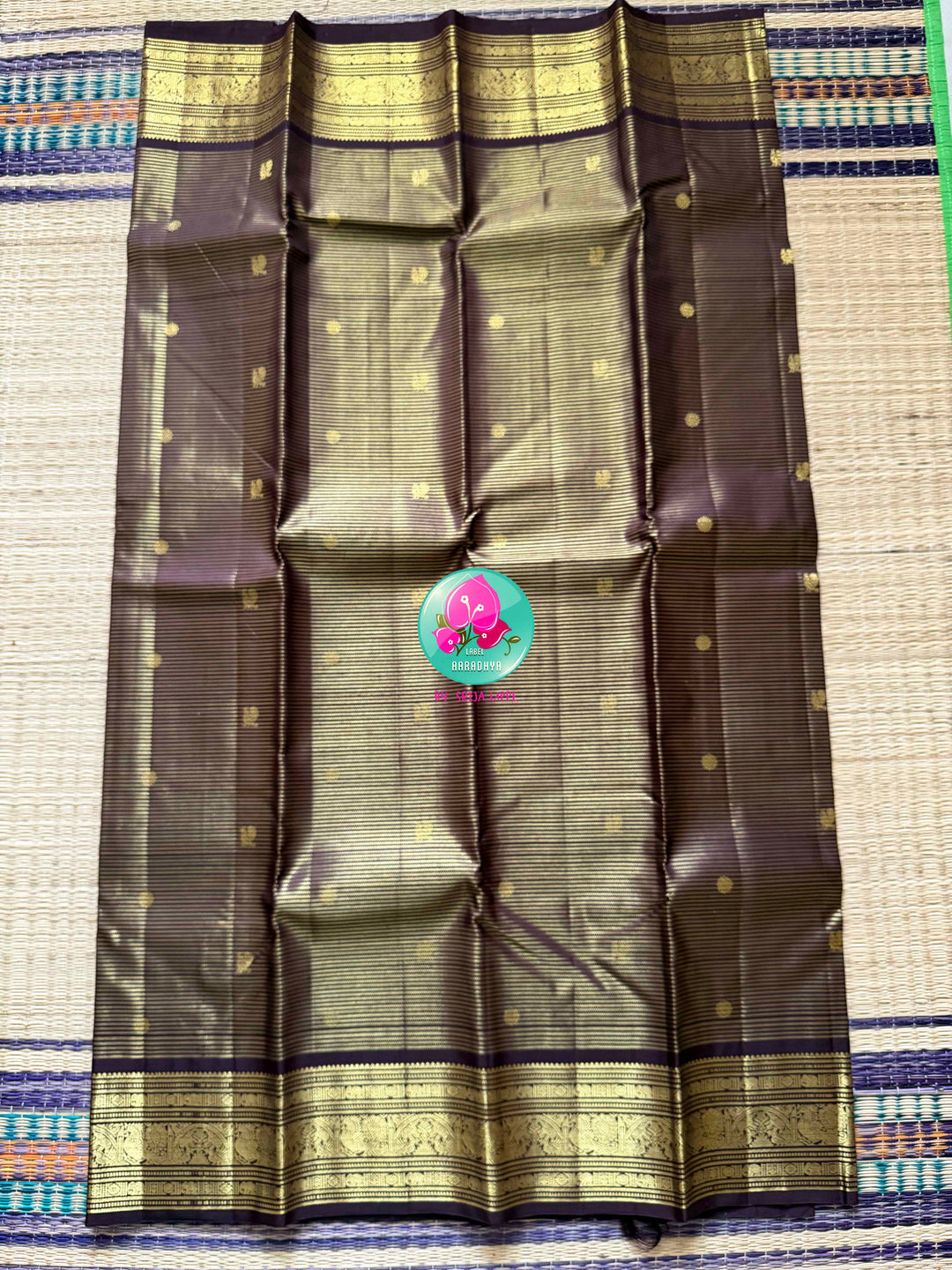 The Mahogany Glimmer: Deep Brown 2G Vaira Oosi Kanchipattu Saree with Traditional Gilded Border