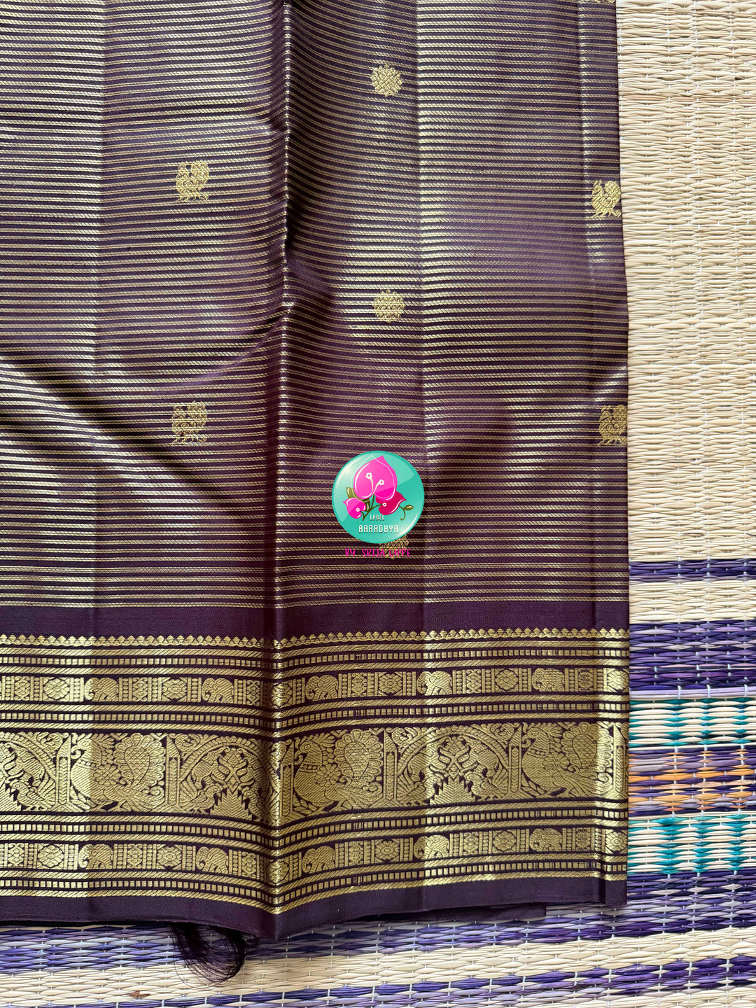 The Mahogany Glimmer: Deep Brown 2G Vaira Oosi Kanchipattu Saree with Traditional Gilded Border