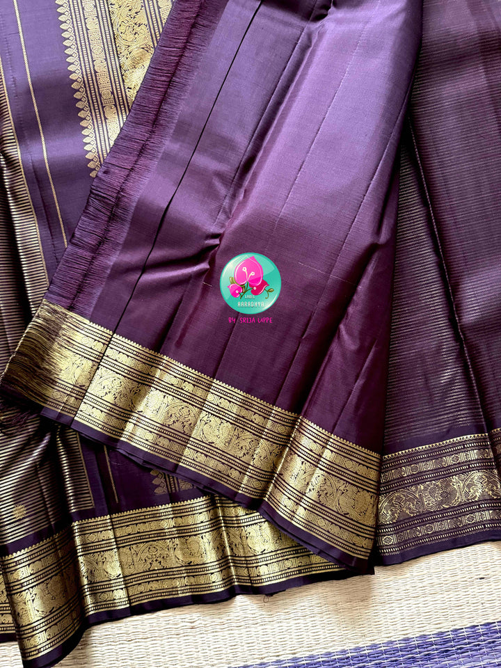 The Mahogany Glimmer: Deep Brown 2G Vaira Oosi Kanchipattu Saree with Traditional Gilded Border