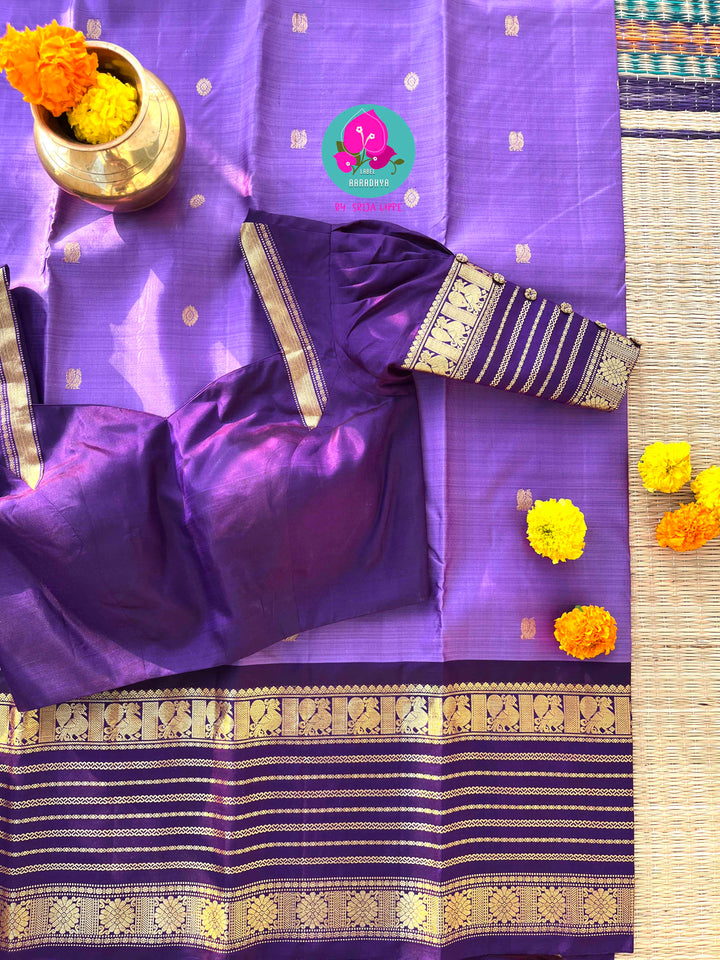 A Symphony in Lavender: Handwoven Kanchipattu Saree with Deep Purple Zari Grandeur