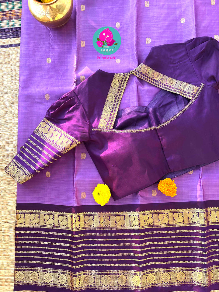 A Symphony in Lavender: Handwoven Kanchipattu Saree with Deep Purple Zari Grandeur