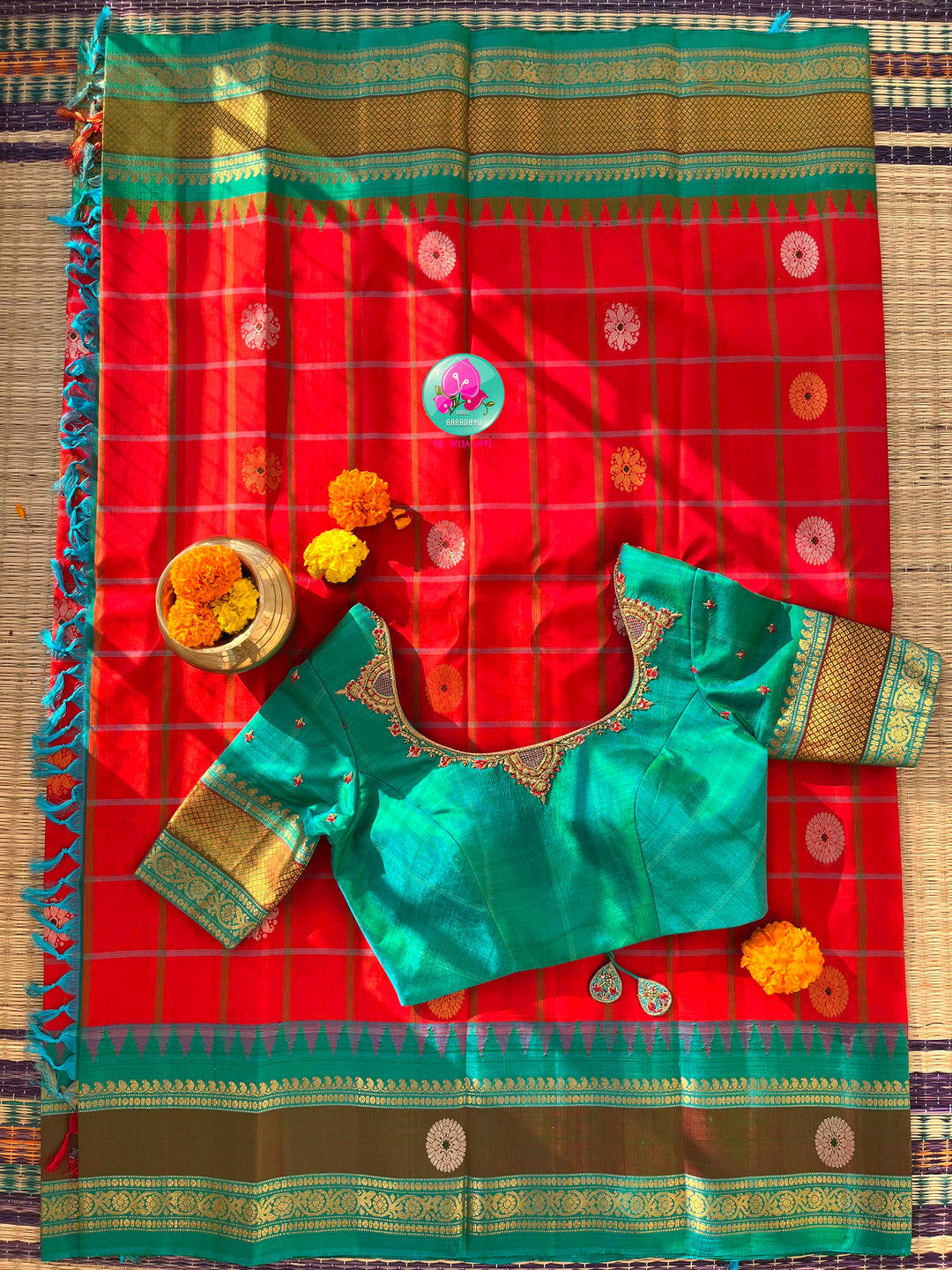 The Crimson Sunrise: Pure Gadwal Handloom Elegance