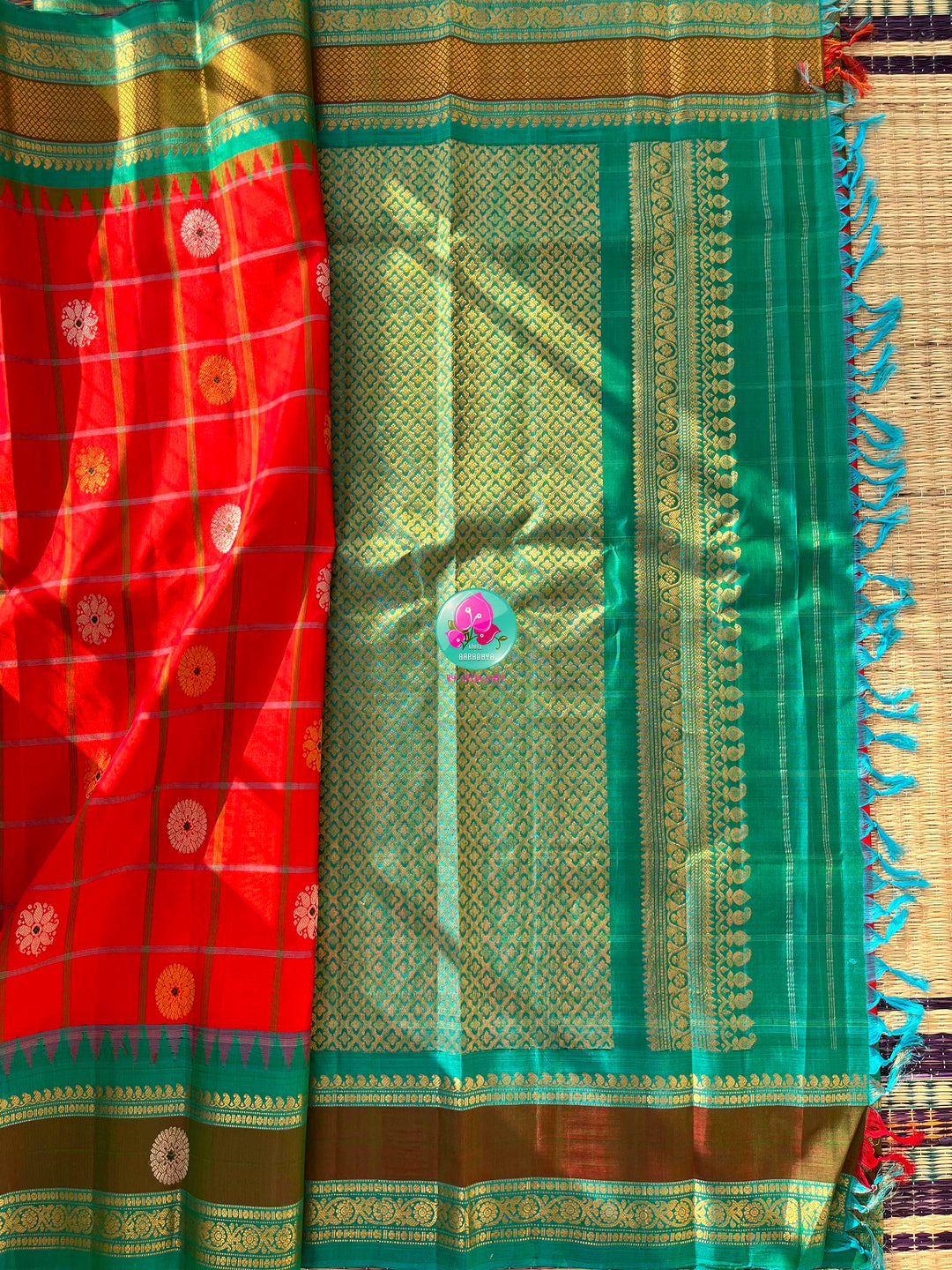 The Crimson Sunrise: Pure Gadwal Handloom Elegance