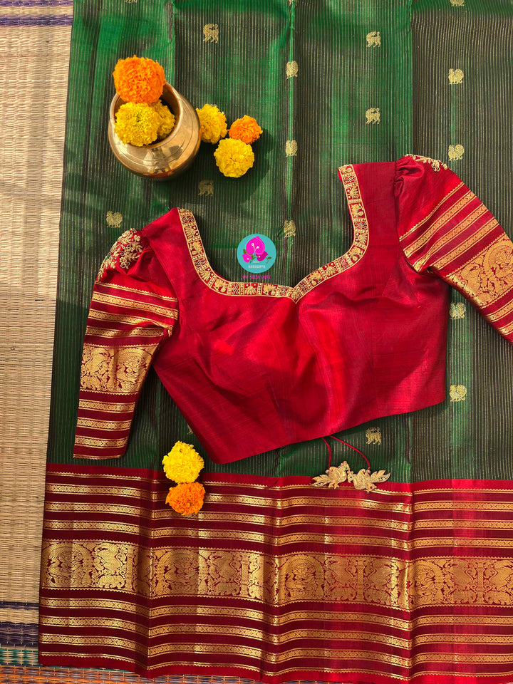 The Eternal Classic: Emerald Green Vaira Oosi Kanchipattu Saree with Grand Crimson Border