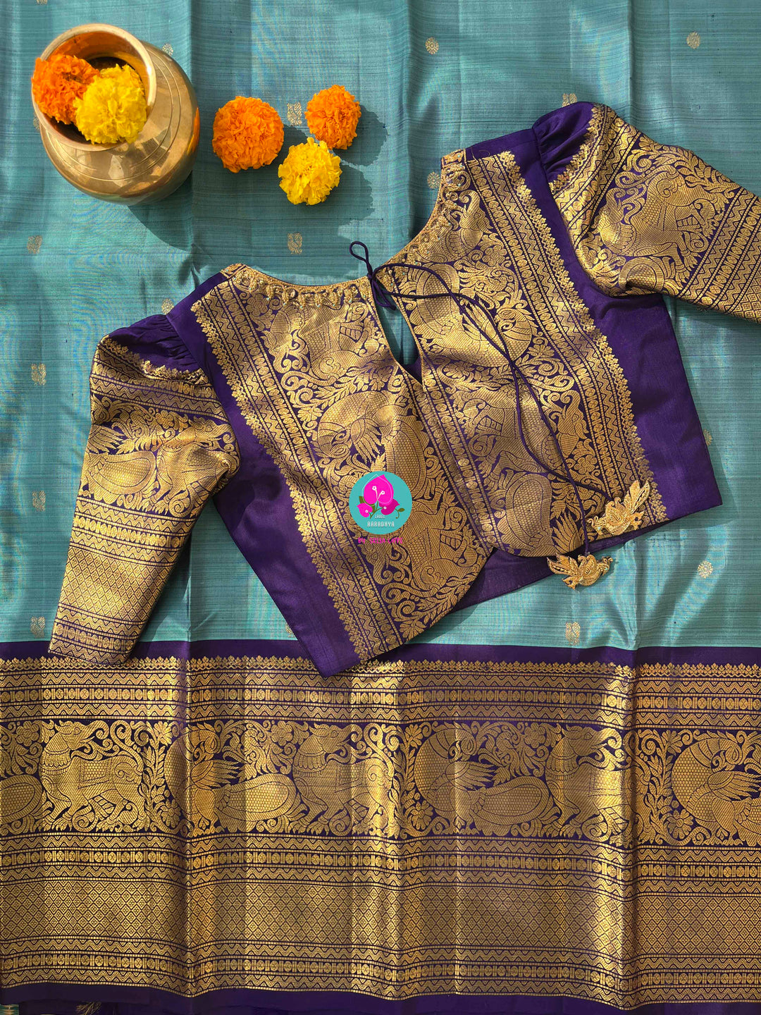 A Tale of Two Blues: Vintage Teal Kanchipattu Saree with Majestic Midnight Navy Border