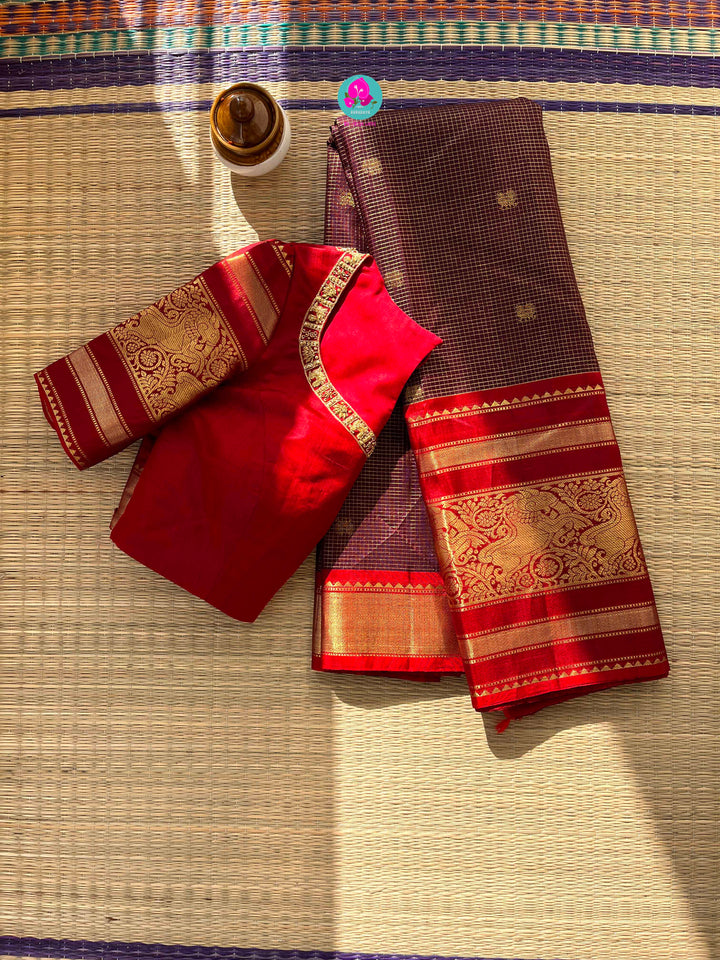 Vintage dark brown Kanchipattu 2g zari traditional red border and red blouse
