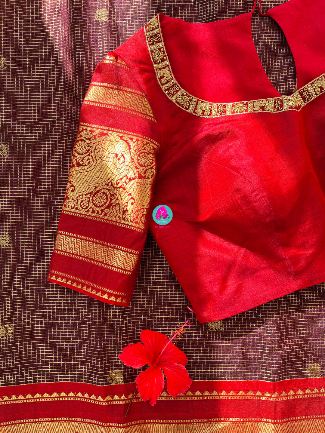 Vintage dark brown Kanchipattu 2g zari traditional red border and red blouse