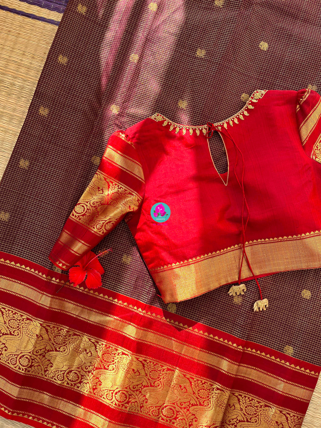 Vintage dark brown Kanchipattu 2g zari traditional red border and red blouse