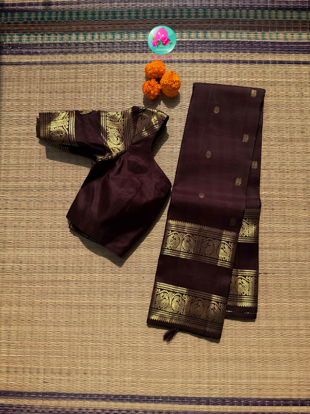 Echoes of Antiquity: The Vintage Brown Gandaberunda Kanchipuram Saree
