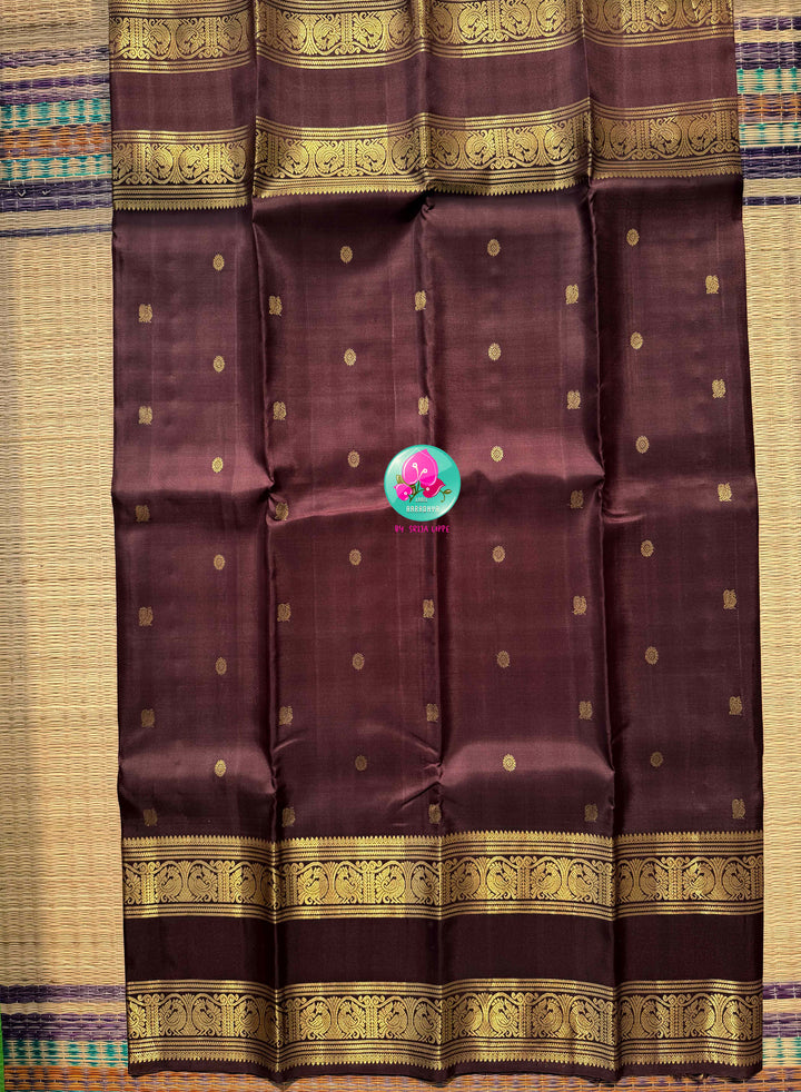 Echoes of Antiquity: The Vintage Brown Gandaberunda Kanchipuram Saree