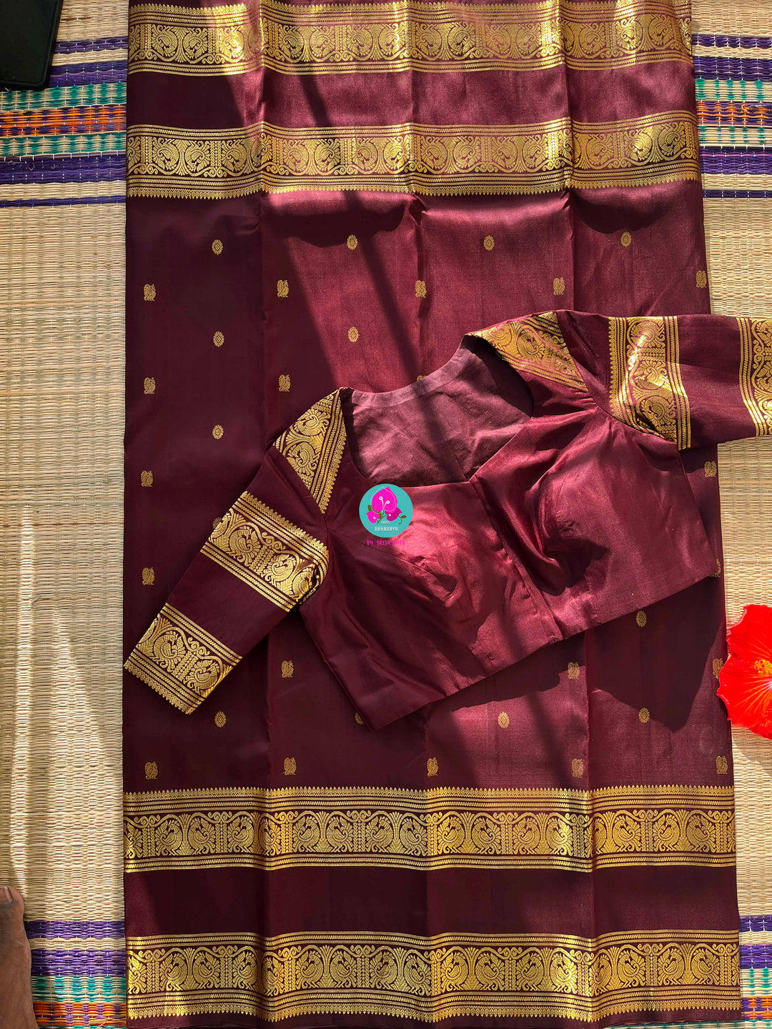 Kanchipuram 2g zari brown vintage saree with gap border and blouse