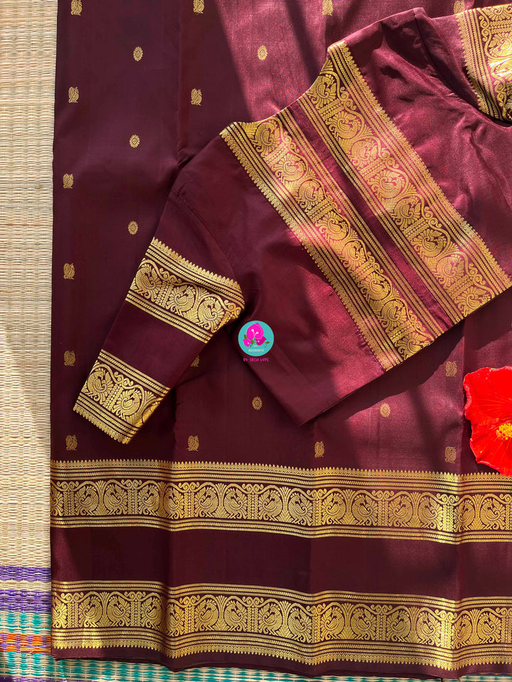 Kanchipuram 2g zari brown vintage saree with gap border and blouse