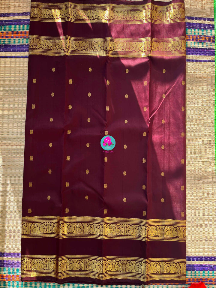 Kanchipuram 2g zari brown vintage saree with gap border and blouse