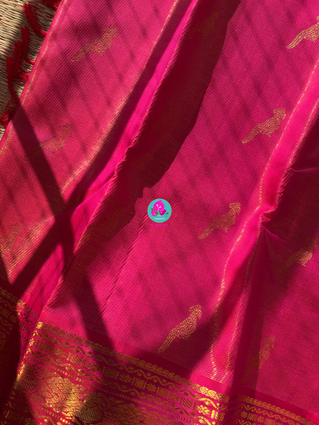 Natu Gulabi Radiance: Vaira Oosi Kanchipattu Saree with Hand-Embroidered Bird Motif Blouse