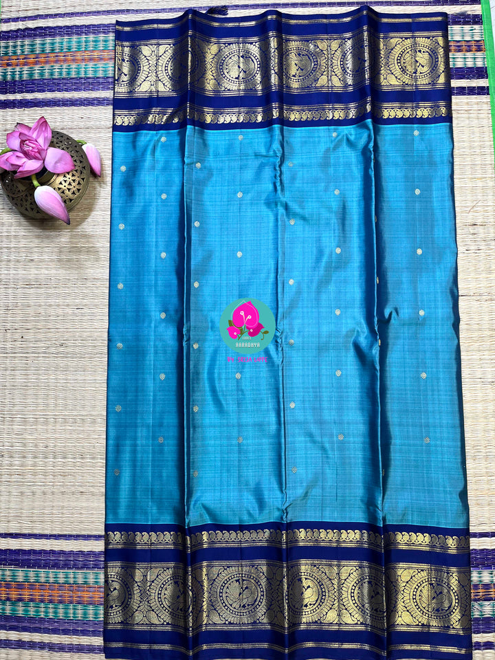 2g zari traditional border in pastel blue with royal blue a classy vintage look
