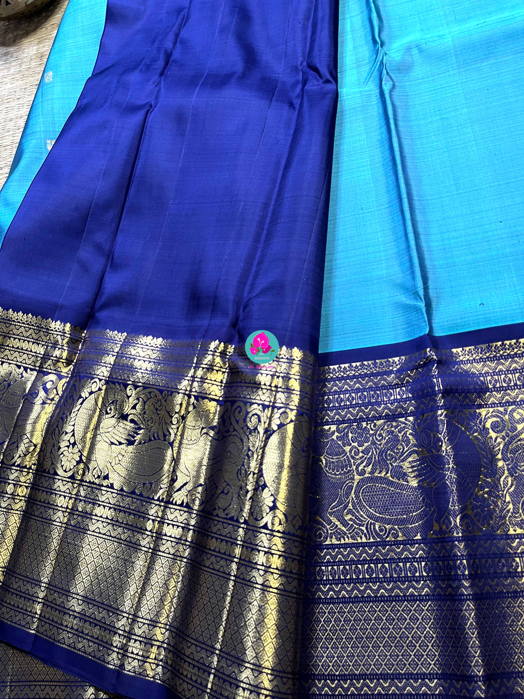 2g zari traditional big border Kanchipattu handloom saree in pastel blue with royal blue