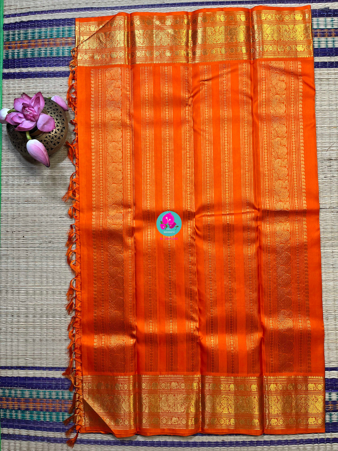 Pure Kanchipattu 3g zari traditional Vaira oosi design on beautiful orange color