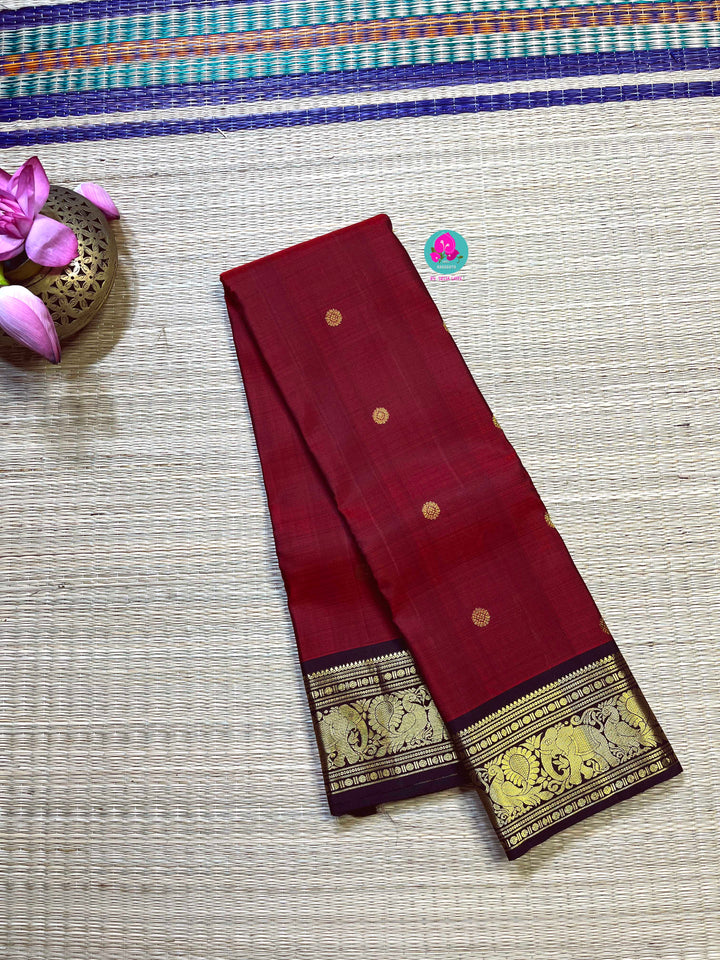 Pure Kanchipattu handloom saree with Beautiful maroon and brown combination