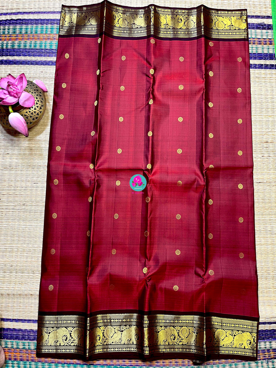 Pure Kanchipattu handloom saree with Beautiful maroon and brown combination