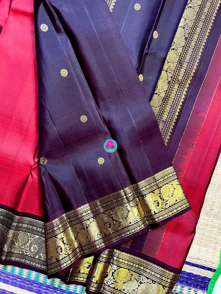Pure Kanchipattu handloom saree with Beautiful maroon and brown combination