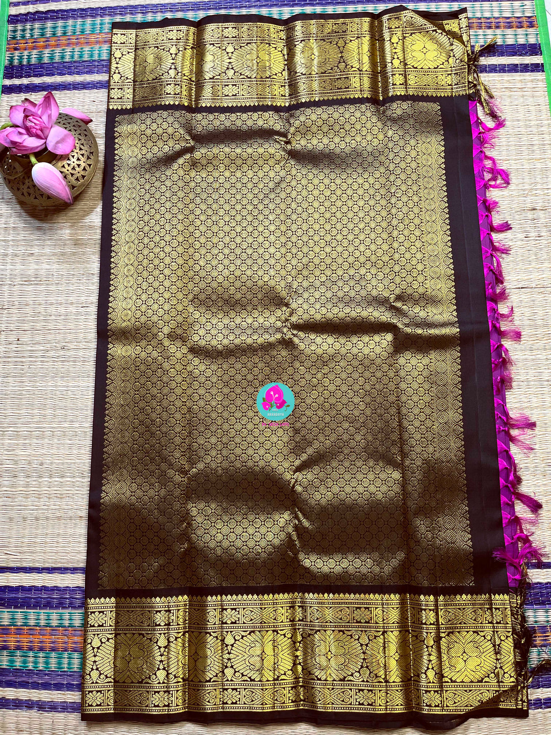 2G deep Kanchipattu handloom saree in the shade of purplish magenta