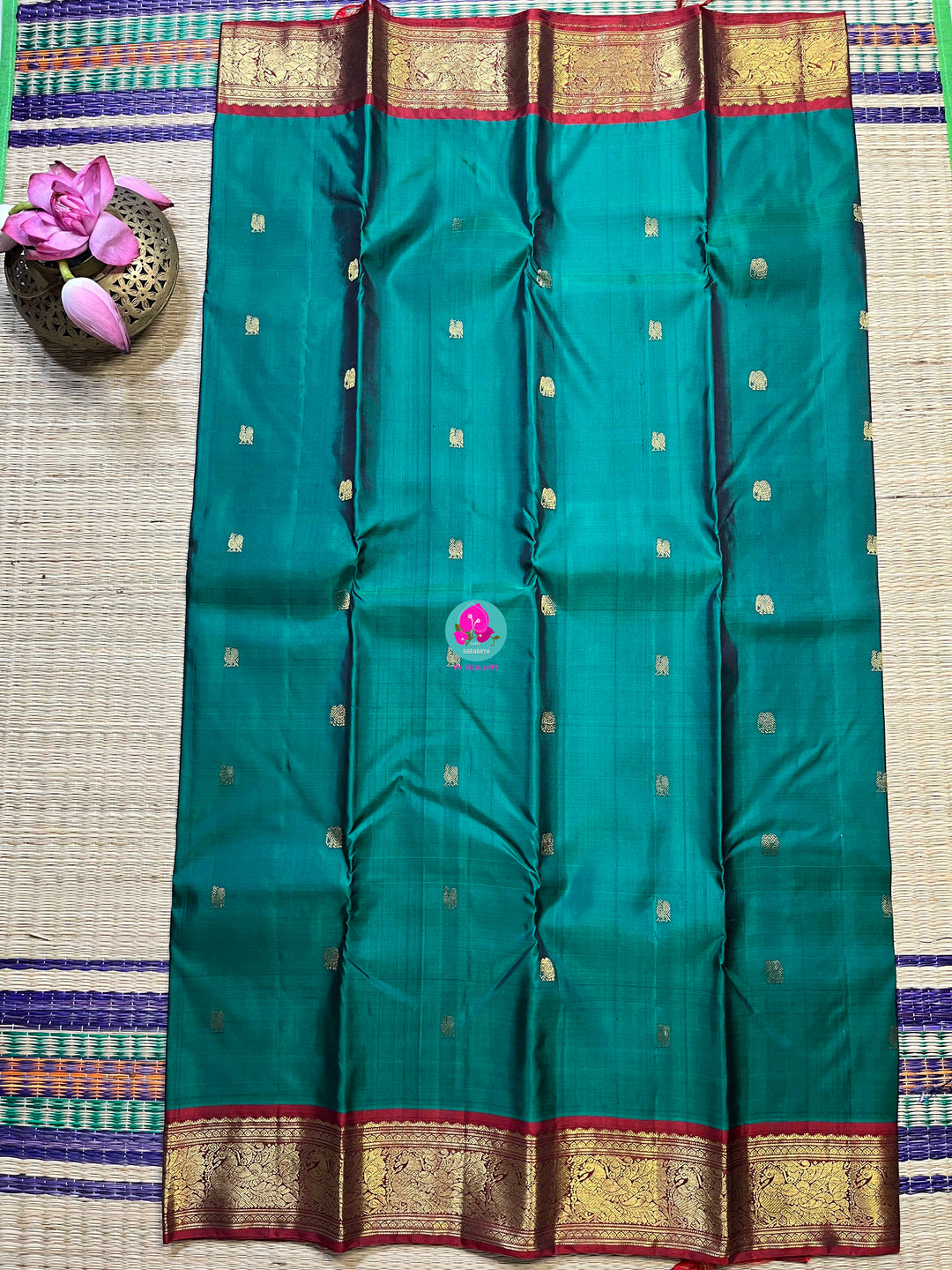 Pure Kanchipattu handloom in peacock green and red