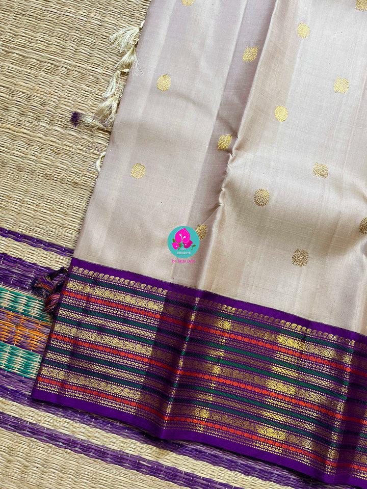 2g zari contrast purple traditional border plain butta on the body