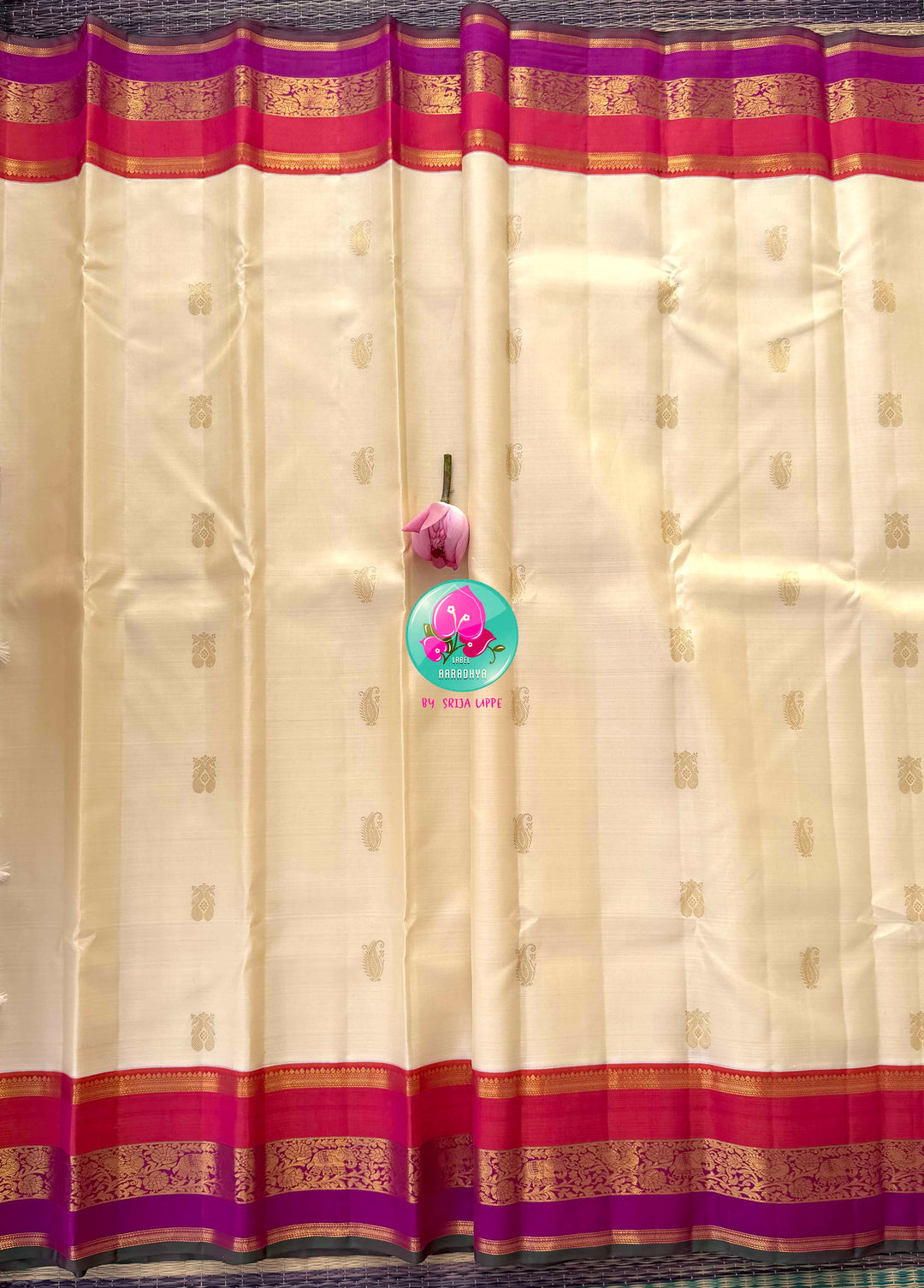 Celestial Ivory: The Pure Handloom Kanjivaram with Surya-Chandrulu Artistry